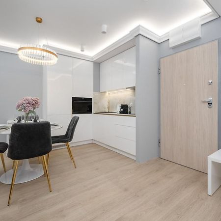 Elegant Apartment With Balcony By The Oder River In Wroclaw By Renters Prestige Εξωτερικό φωτογραφία