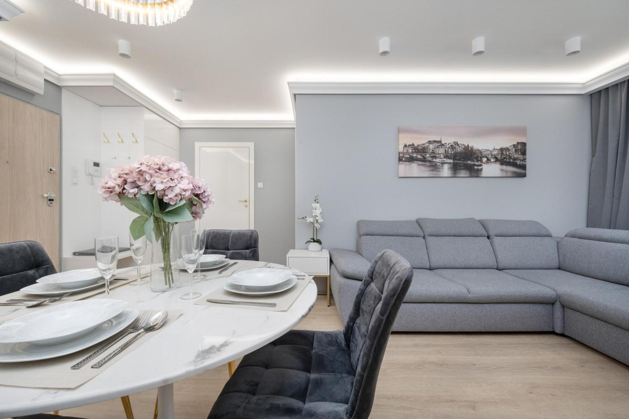 Elegant Apartment With Balcony By The Oder River In Wroclaw By Renters Prestige Εξωτερικό φωτογραφία