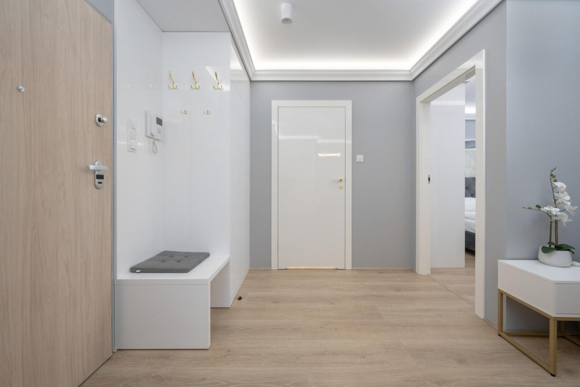 Elegant Apartment With Balcony By The Oder River In Wroclaw By Renters Prestige Εξωτερικό φωτογραφία