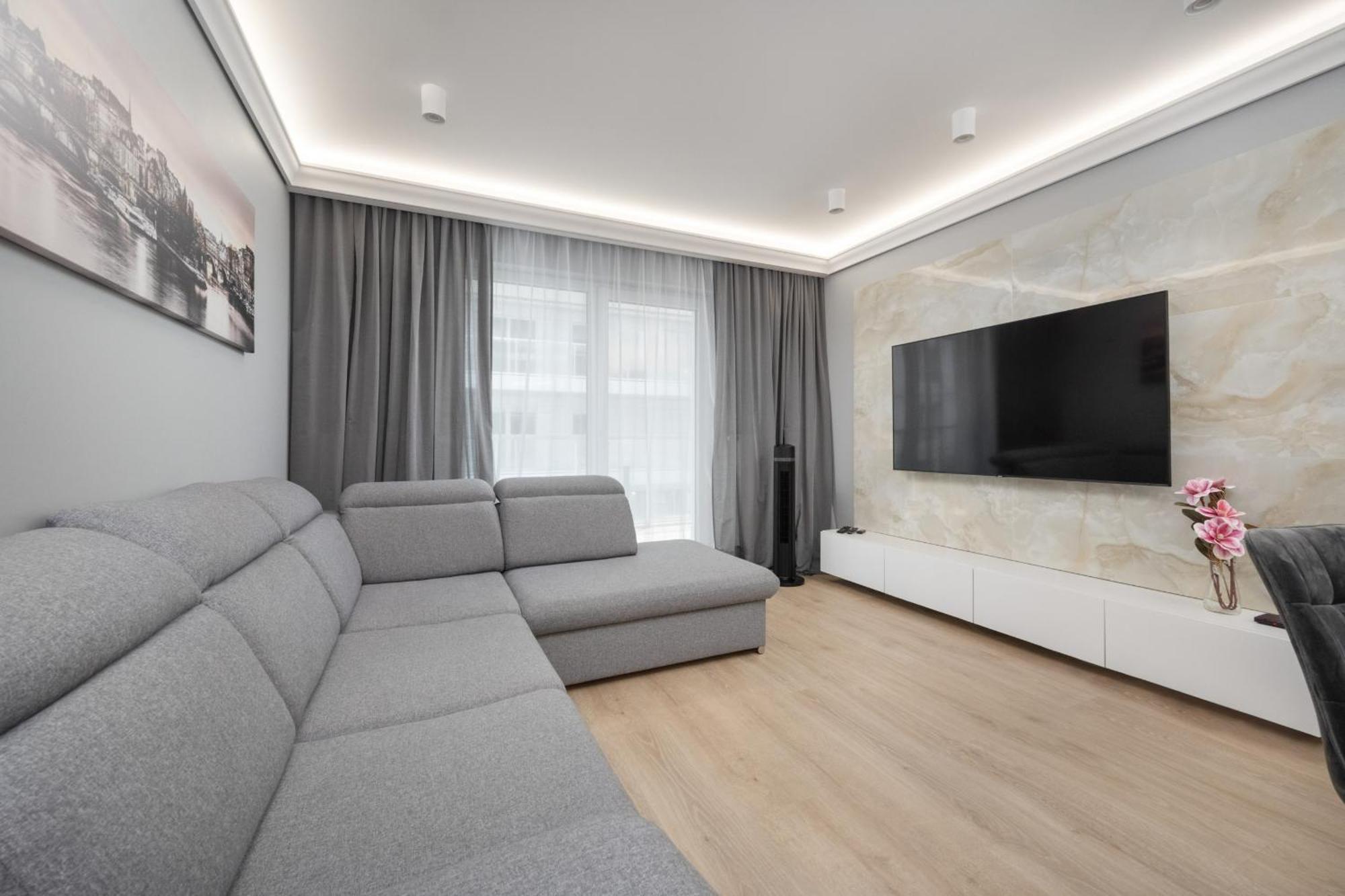 Elegant Apartment With Balcony By The Oder River In Wroclaw By Renters Prestige Εξωτερικό φωτογραφία