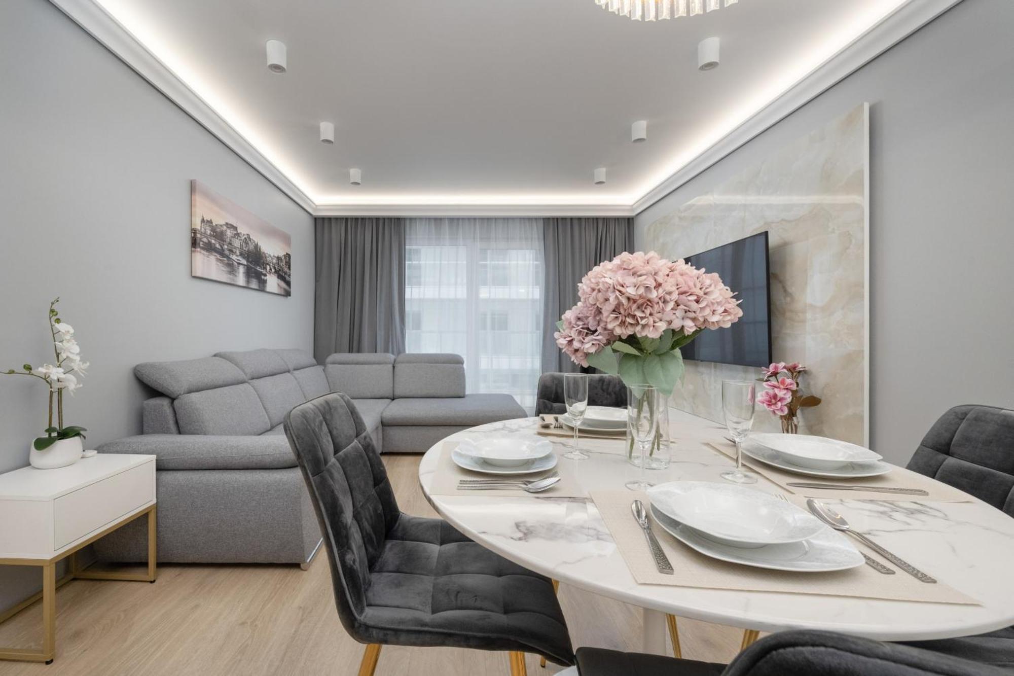 Elegant Apartment With Balcony By The Oder River In Wroclaw By Renters Prestige Εξωτερικό φωτογραφία